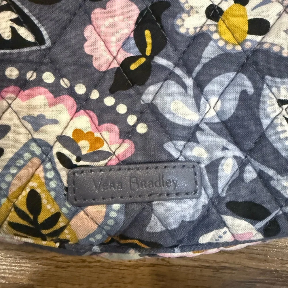 Vera Bradly - Picture 2 of 6